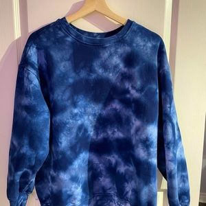 Tie-dye bluenotes oversized crewneck